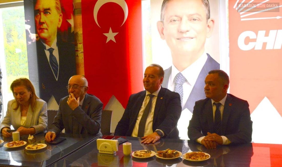 CHP SAFRANBOLU ÖRGÜTÜNDEN KAYYUM ÇIKIŞI: “BU OYUNA GELMEYECEĞİZ” CHP Safranbolu İlçe Başkanı Cumhur Onkardeşler, bayramlaşmada sert konuştu: "Partimize