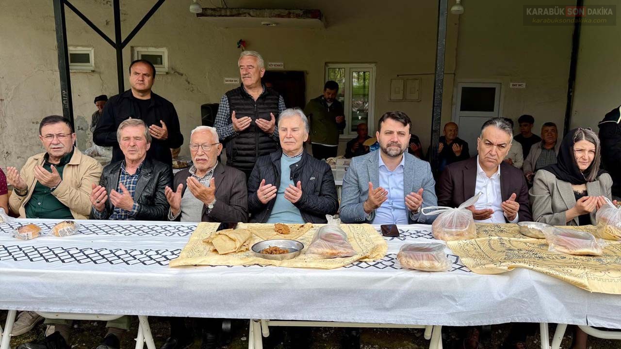 Karabük'ün Ovacık ilçesinde asırlık Ziyrat geleneği dualarla yaşatıldı. Ekincik Köyü’ndeki