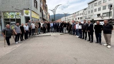 Karabük Belediye Başkanı Özkan Çetinkaya, Ankara Caddesi esnafını ziyaret ederek