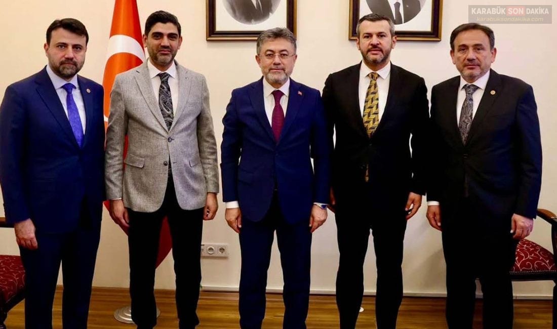 ÇETİNKAYA VE HEYETİNDEN BAKAN YUMAKLI’YA ZİYARET Karabük Belediye Başkanı Özkan Çetinkaya, AK Parti İl Başkanı ve
