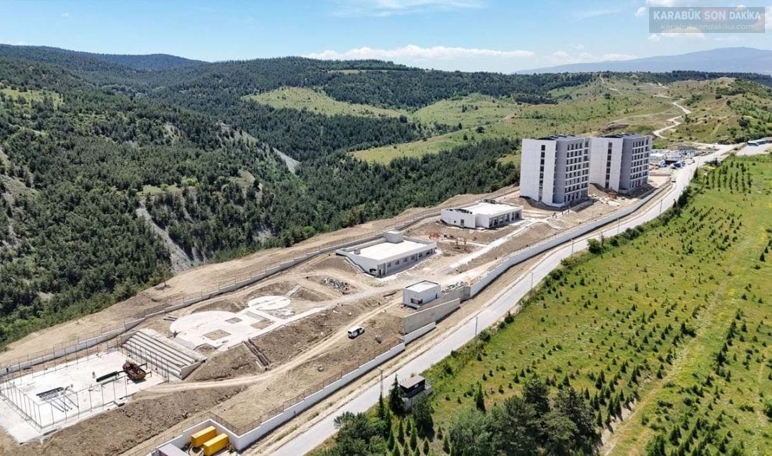 Karabük’te yapımı süren 419 kapasiteli yeni GSB yurt kompleksinde çalışmalar