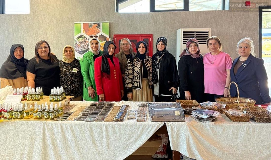 KARABÜK BELEDİYESİ’NDEN ÜRETİCİ KADINLARA TAM DESTEK Karabük Belediyesi öncülüğünde düzenlenen programda kadın kooperatifleri el emeği ürünlerini