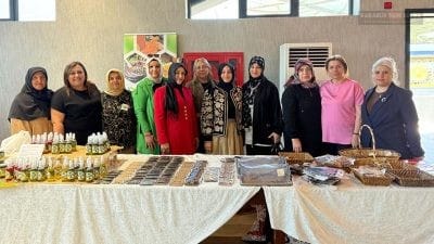 Karabük Belediyesi öncülüğünde düzenlenen programda kadın kooperatifleri el emeği ürünlerini