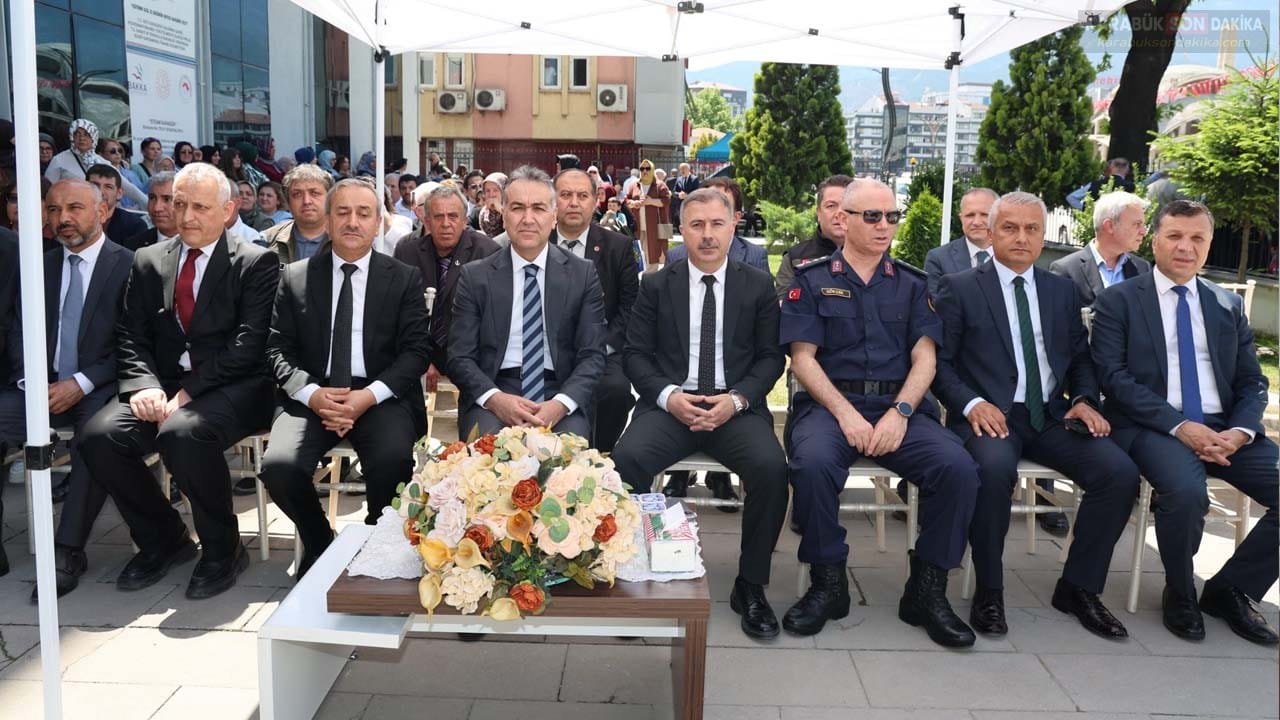 Karabük Halk Eğitimi Merkezi'nde Hayat Boyu Öğrenme Haftası sergi açılışı