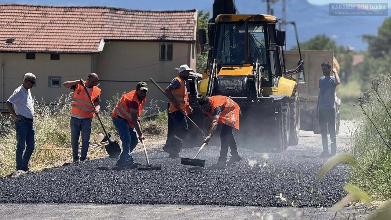 KARABÜK’TE YOL YAPIM SEFERBERLİĞİ: ASFALT ÇALIŞMALARI SÜRÜYOR 1 KARABÜK’TE YOL YAPIM SEFERBERLİĞİ: ASFALT ÇALIŞMALARI SÜRÜYOR