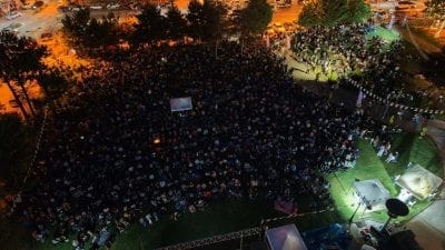 SAFRANBOLU’DA NEŞELİ GÜNLER FİLMİNE YOĞUN İLGİ Safranbolu'daki açık hava sinema gecelerinde "Neşeli Günler" rüzgarı esti. Leyla