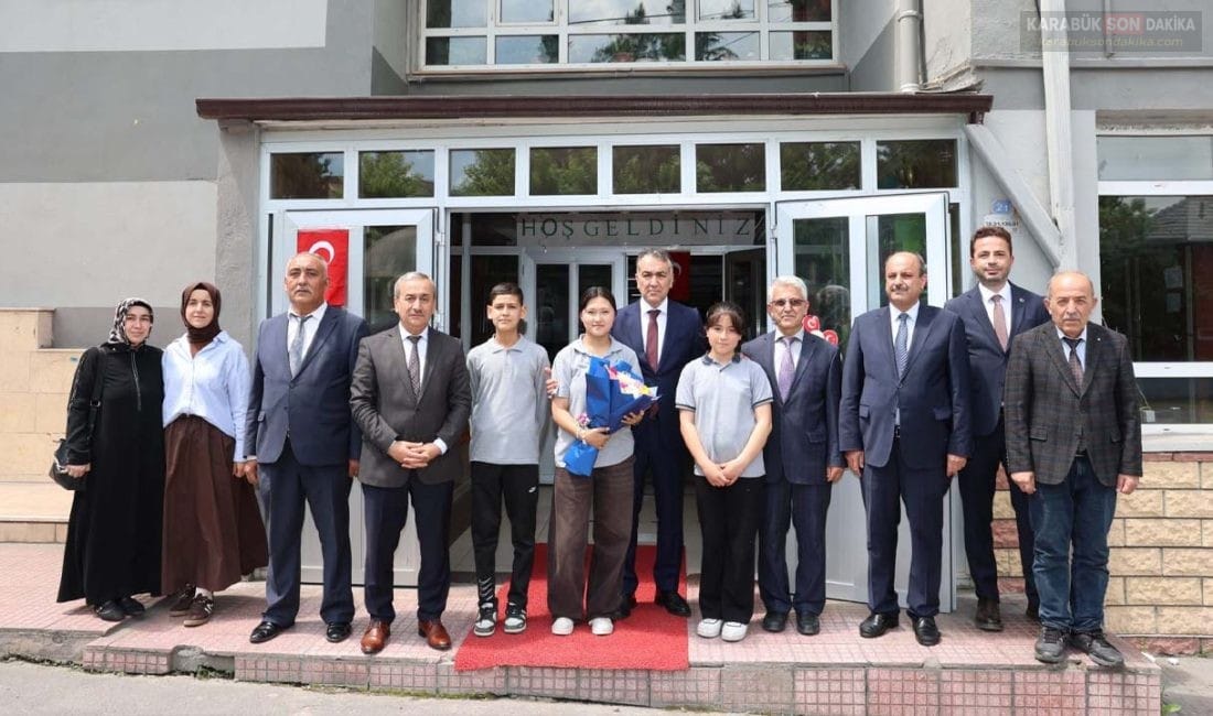 Karabük Valisi Oktay Çağatay, kentteki beş farklı eğitim kurumunu ziyaret