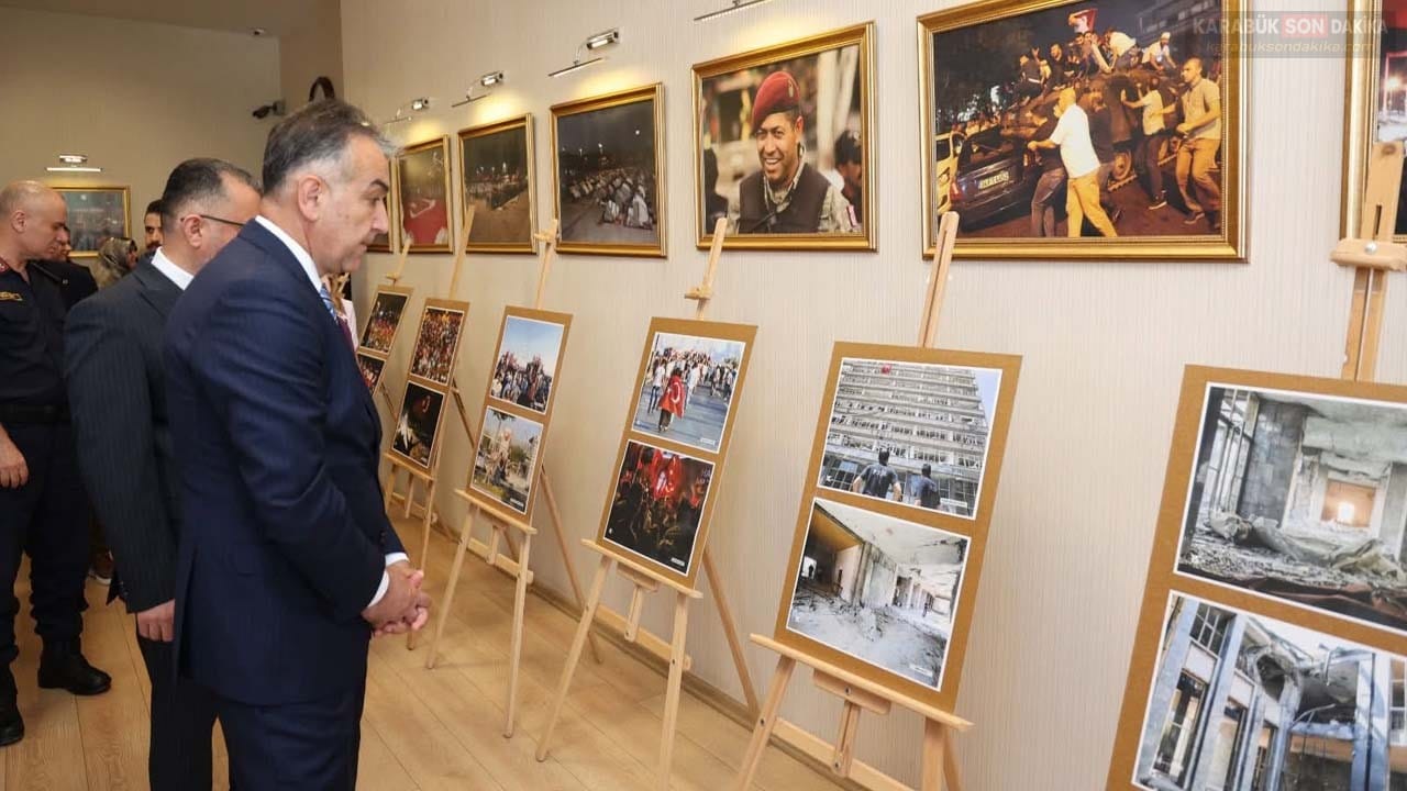 15 TEMMUZ RUHU KARABÜK'TE PANEL VE SERGİYLE YAŞATILDI 1 15 TEMMUZ RUHU KARABÜK'TE PANEL VE SERGİYLE YAŞATILDI