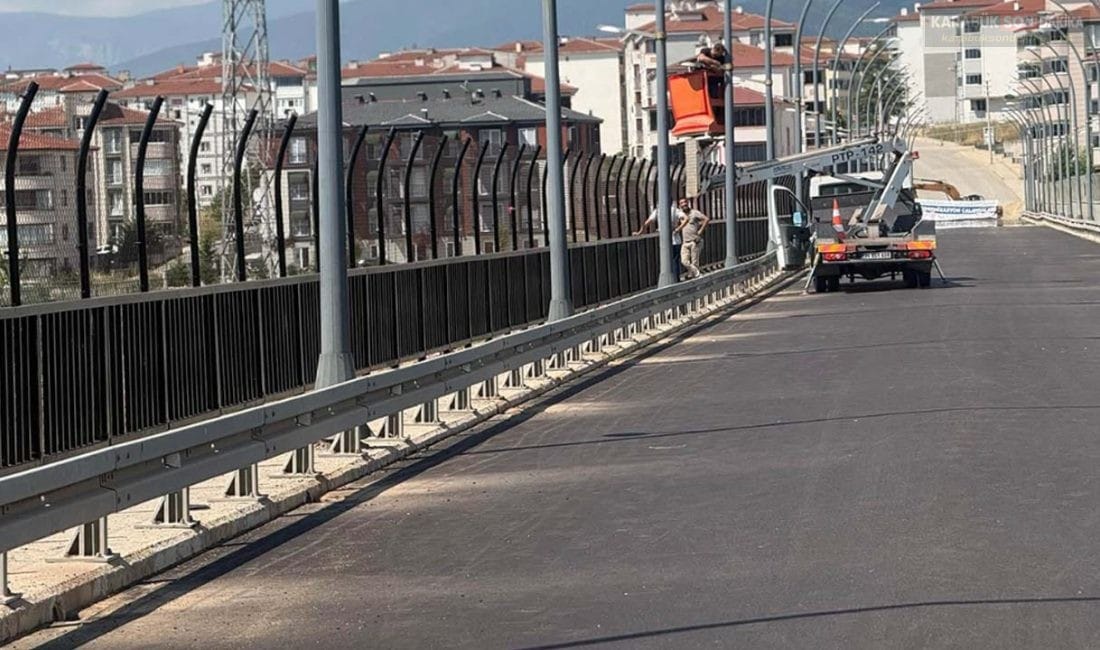 5000 EVLER KANYON KÖPRÜSÜNDE ÇALIŞMALAR TAMAMLANMAK ÜZERE Karabük Belediyesi tarafından 5000 Evler Kanyon Köprüsü'nde yürütülen bakım ve