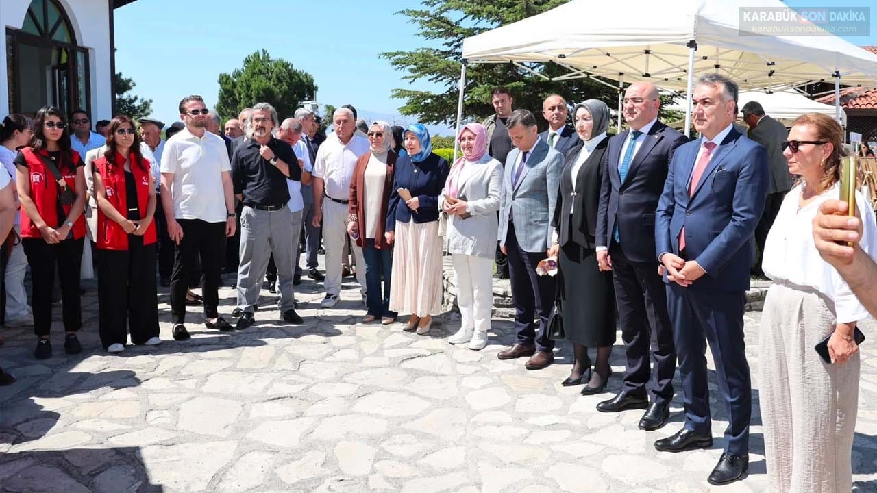 ADEM KURSİYERLERİNİN EL EMEKLERİ GÖRÜCÜYE ÇIKTI 2 ADEM KURSİYERLERİNİN EL EMEKLERİ GÖRÜCÜYE ÇIKTI