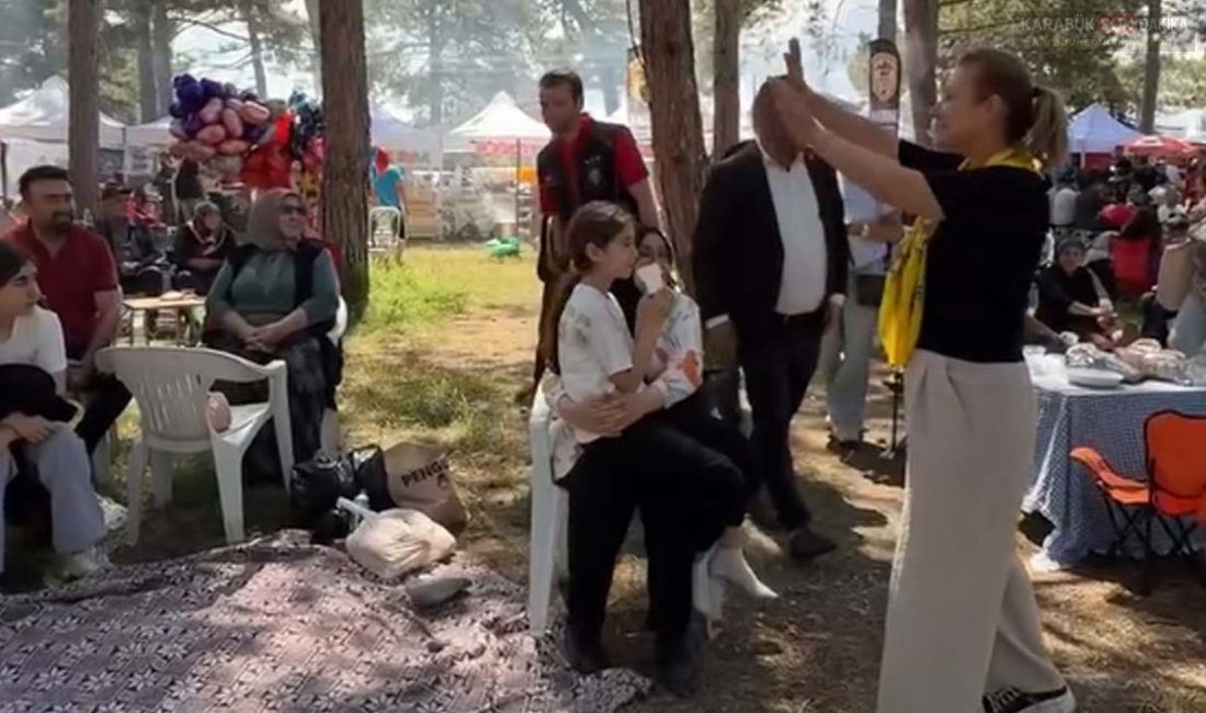ELİF KÖSE ALADAĞ ŞENLİKLERİNDE VATANDAŞLARLA BULUŞTU Safranbolu Belediye Başkanı Elif Köse, 8. Aladağ Şenlikleri'ne katılarak vatandaşlarla