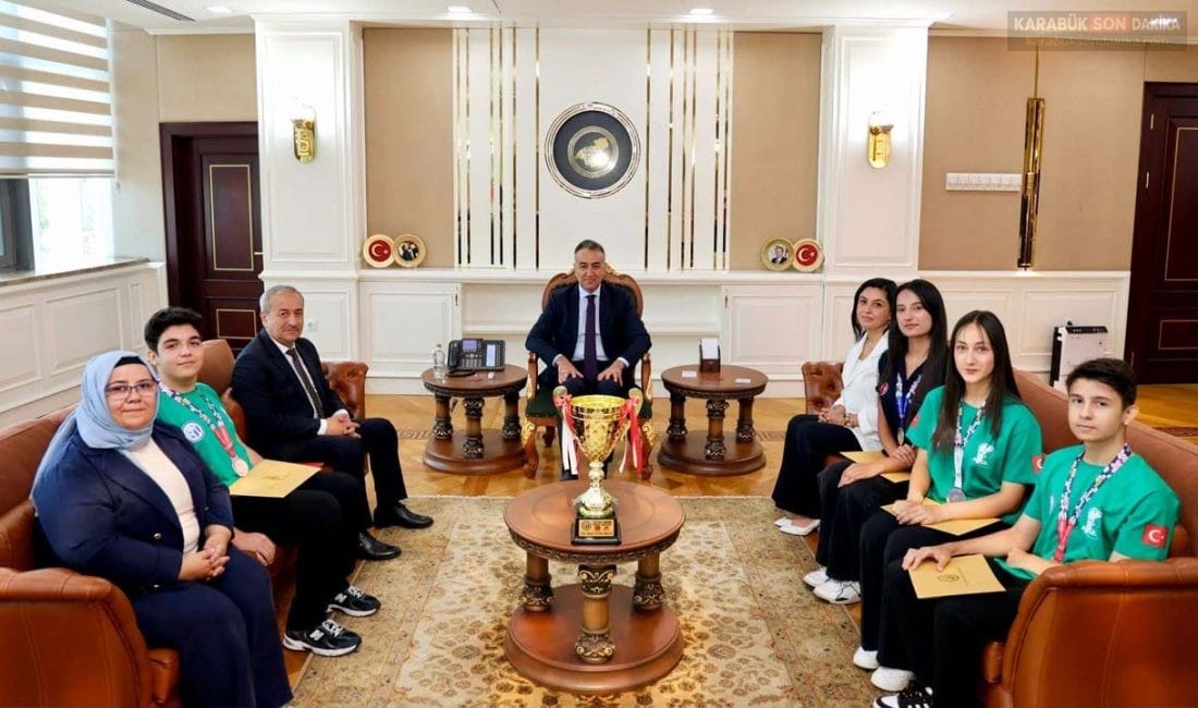 KARABÜKLÜ ÖĞRENCİLER DÜNYA MATEMATİK ŞAMPİYONASI’NDA TARİH YAZDI Japonya'da düzenlenen 2026 World Mathematics Invitational (WMI) Grand Final'de dünya