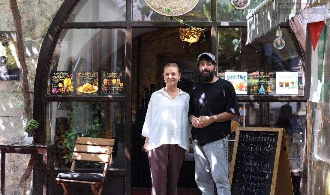 ELİF KÖSE TARİHİ ÇARŞI’DA ESNAF VE VATANDAŞLARLA BULUŞTU Safranbolu Belediye Başkanı Elif Köse, Tarihi Çarşı’da esnaf ve vatandaşlarla