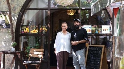 Safranbolu Belediye Başkanı Elif Köse, Tarihi Çarşı’da esnaf ve vatandaşlarla