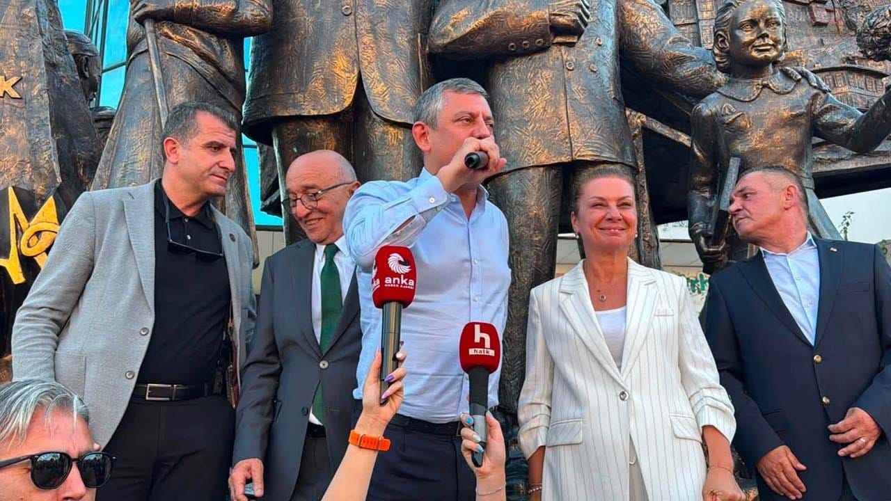 ÖZGÜR ÖZEL'E SAFRANBOLU'DA MUHTEŞEM KARŞILAMA 1 ÖZGÜR ÖZEL'E SAFRANBOLU'DA MUHTEŞEM KARŞILAMA