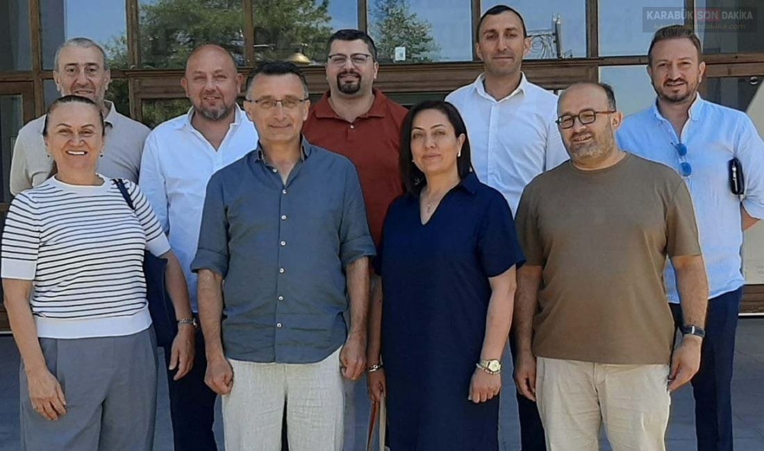 SAFTİD BAŞKANI MUTLU ÇİDEM’DEN BİRLİK VE İŞ BİRLİĞİ MESAJI Safranbolu Turizm İşletmecileri Derneği (SAFTİD) Başkanlığına oy birliğiyle seçilen Mutlu