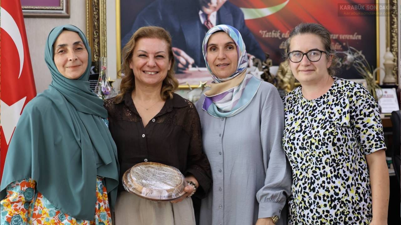 BAŞKAN ELİF KÖSE WORKSHOP ETKİNLİĞİNDE KADINLARLA BİR ARAYA GELDİ 1 BAŞKAN ELİF KÖSE WORKSHOP ETKİNLİĞİNDE KADINLARLA BİR ARAYA GELDİ