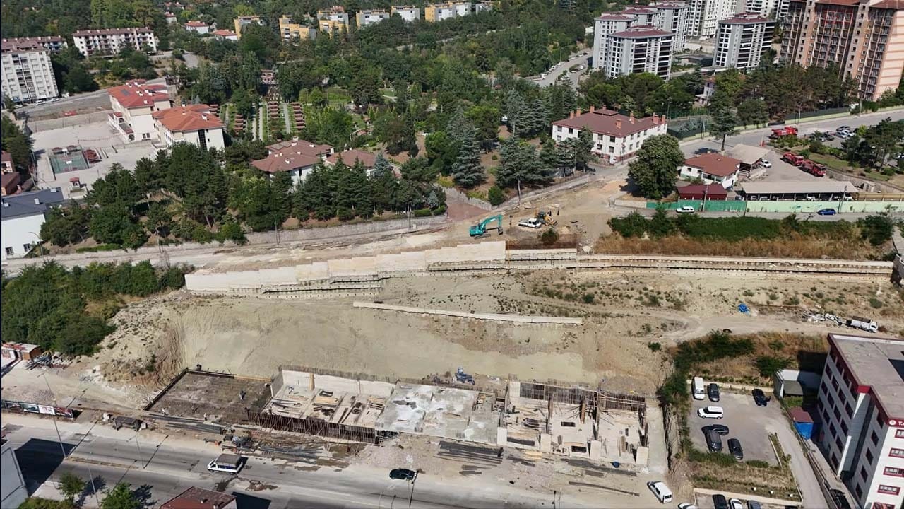 Karabük Belediyesi ekipleri, Yeşil Mahalle Esentepe rampasındaki yenileme ve düzenleme