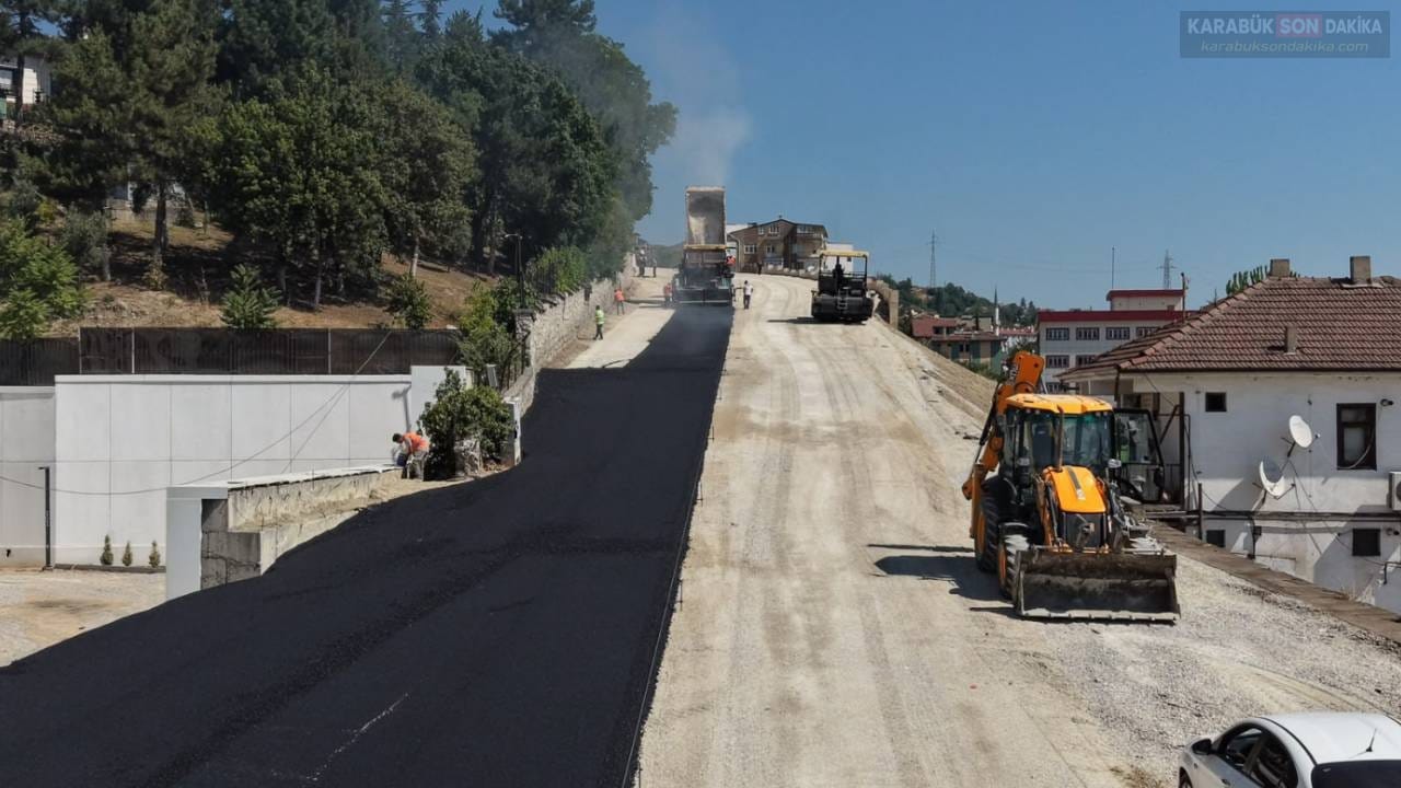 YEŞİL MAHALLE ESENTEPE RAMPASINDA SICAK ASFALT SERİMİ BAŞLADI