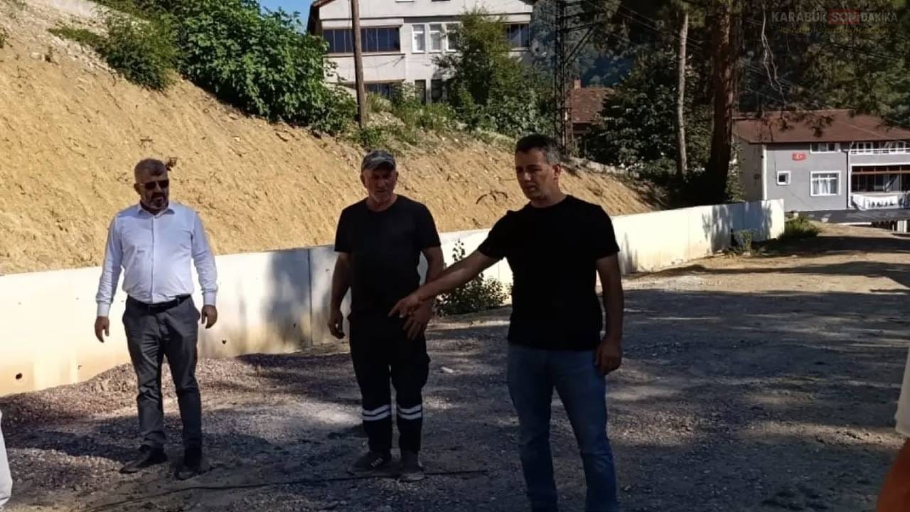 Yenice Belediye Başkanı Ş. Sertaş Karakaş, okul bahçesine yapılacak spor